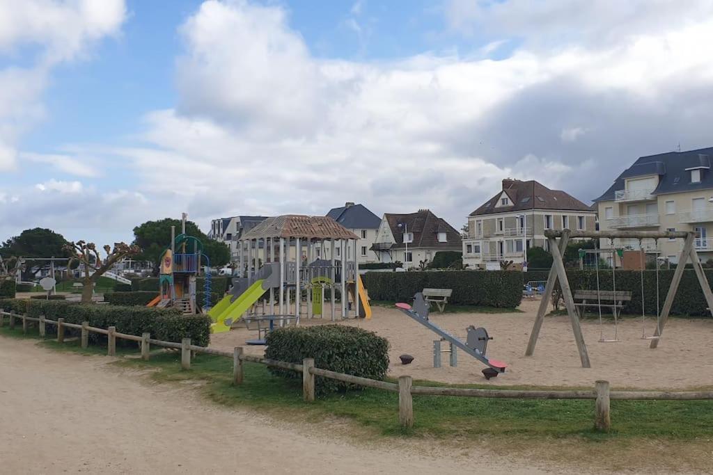 Studio Front De Mer Merville-Franceville-Plage Esterno foto